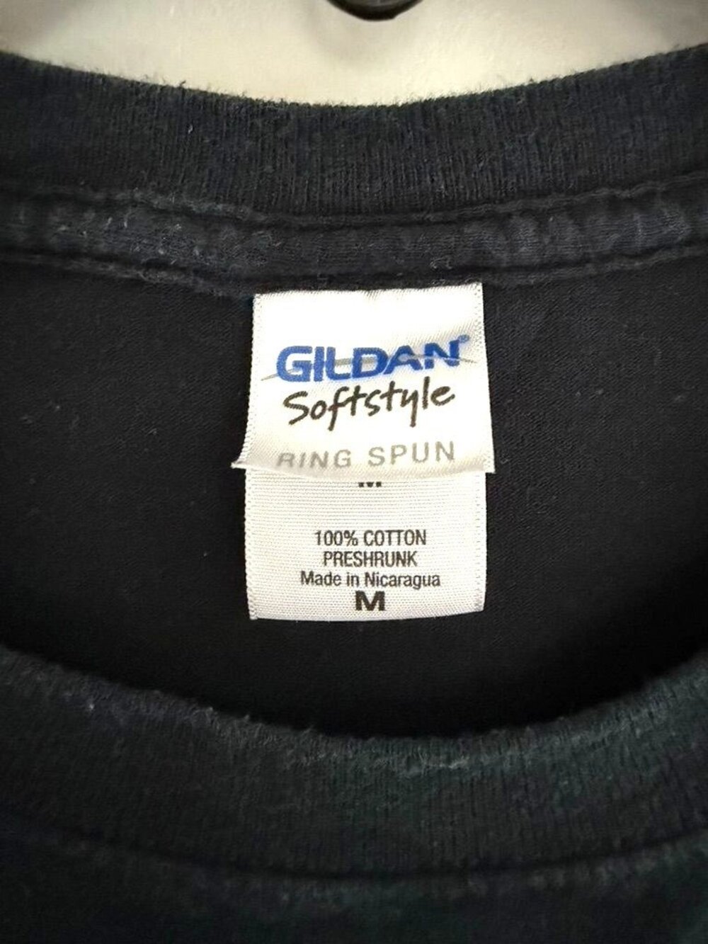 Hozier Gildan Soft Spun Black Concert T-Shirt Size Medium Cotton Pre-Shrunk B41 - Picture 3 of 8
